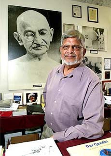 Civil disobedience an essay that later influenced both mahatma gandhi