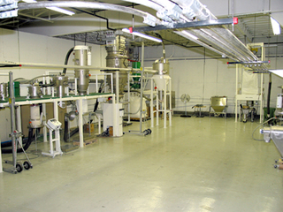 VAC-U-MAX pneumatic conveyor system and industrial vacuum cleaner test and demonstration facility. VAC-U-MAX pneumatic conveyor system and industrial vacuum cleaner test and demonstration facility.