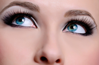 Colored contact lenses with opaque tints can dramatically change your eye color. Colored contact lenses with opaque tints can dramatically change your eye color.