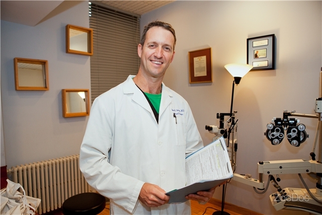 Dr. Steven Stetson is an experienced LASIK surgeon, treating patients throughout New York, New Jersey and Connecticut.