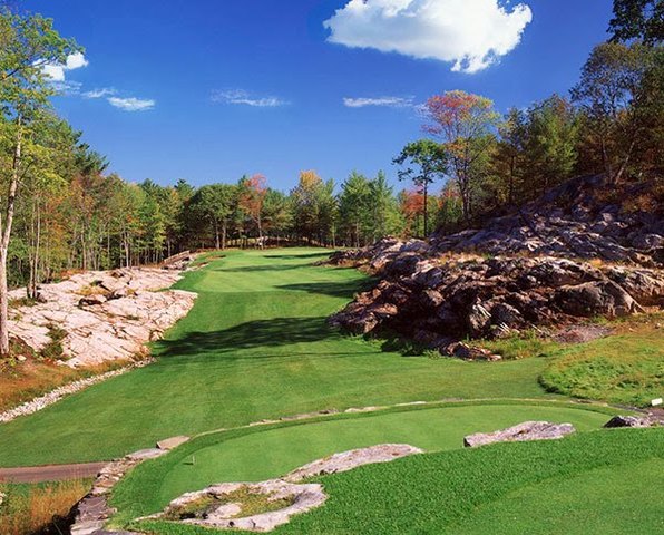 Lakeside landmark Taboo Muskoka golf course is located only 90 minutes north of Toronto.