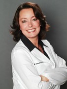 Dr. Kelly Sennholz