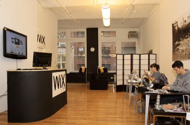 Free Website Support at Wix Support Bar