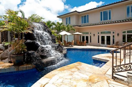 Oahu rental with pool