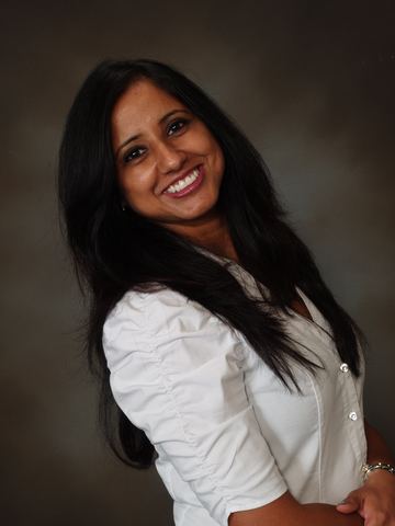 Dr. Rachna Ranjan provides patients with an informational website for improved oral health education. 