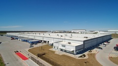 New Sherwin-Williams distribution center in Waco, Texas, built by general contractor Bob Moore Construction.