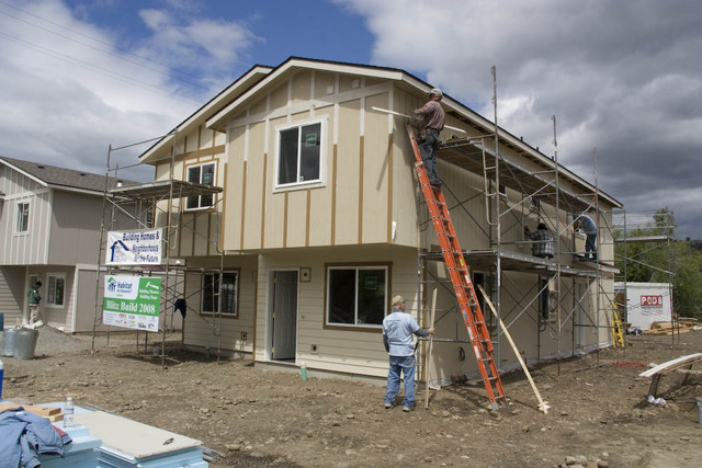 DirectBuy Pitches in to Help Habitat for Humanity