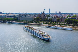 Ground-breaking A-ROSA SENA on maiden voyage / Hybrid E-Motion Ship departs Cologne for the first time with guests on bo…